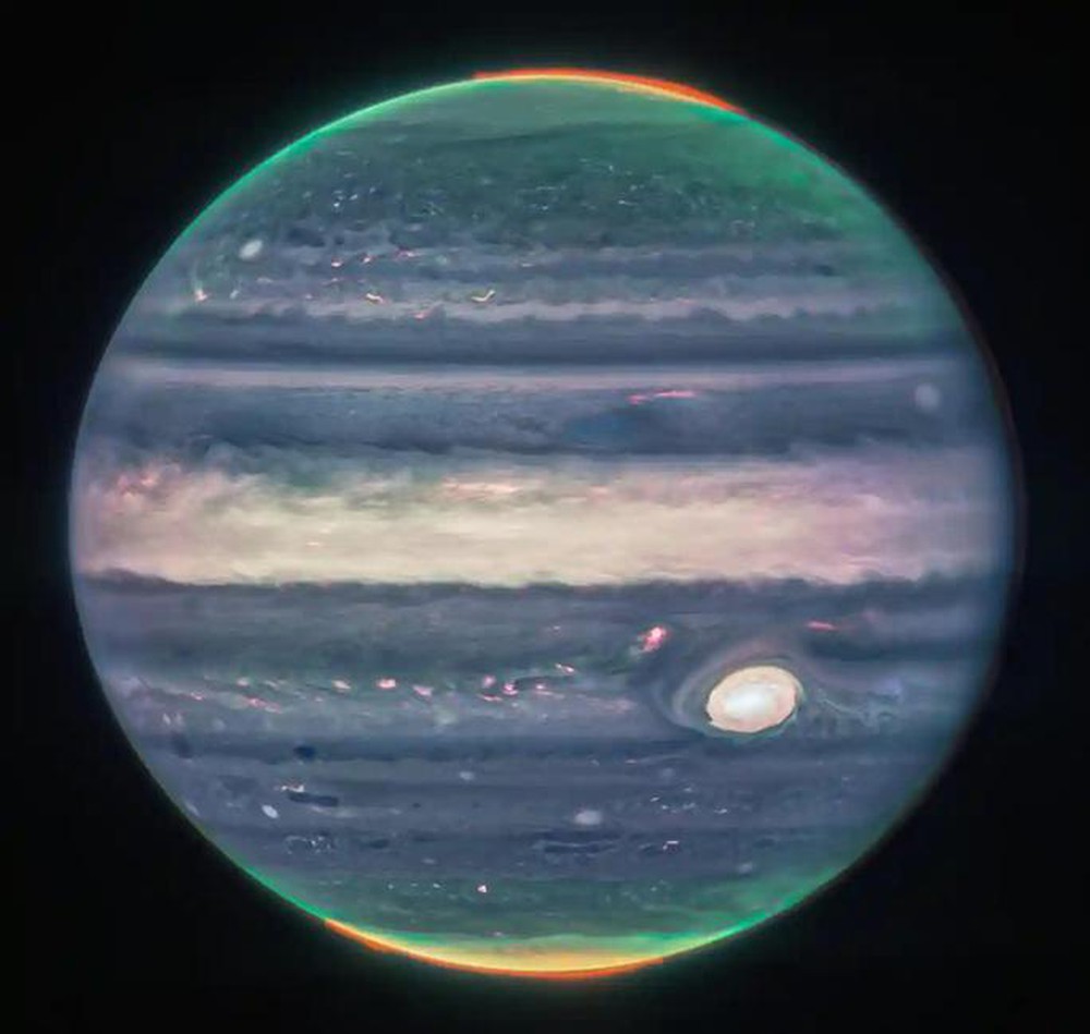 James Webb chụp bão cực quang bạch kim đủ sức nuốt Trái Đất - Ảnh 3.
