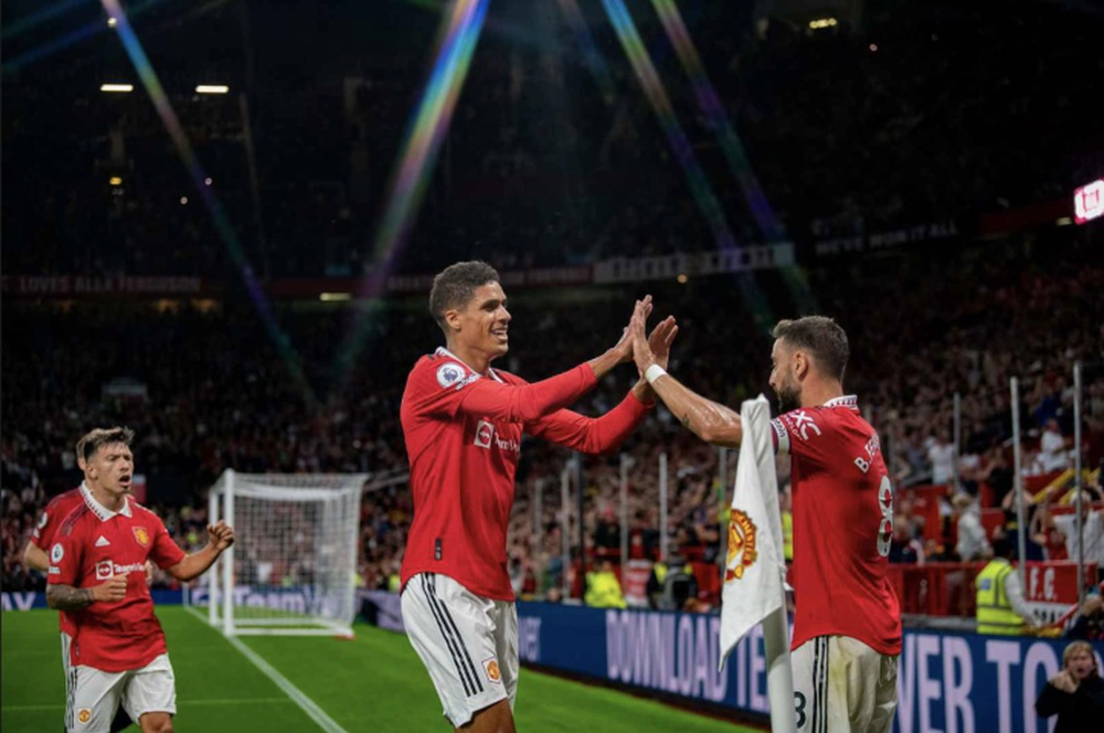 Ronaldo phải làm quen với ghế dự bị ở Man Utd