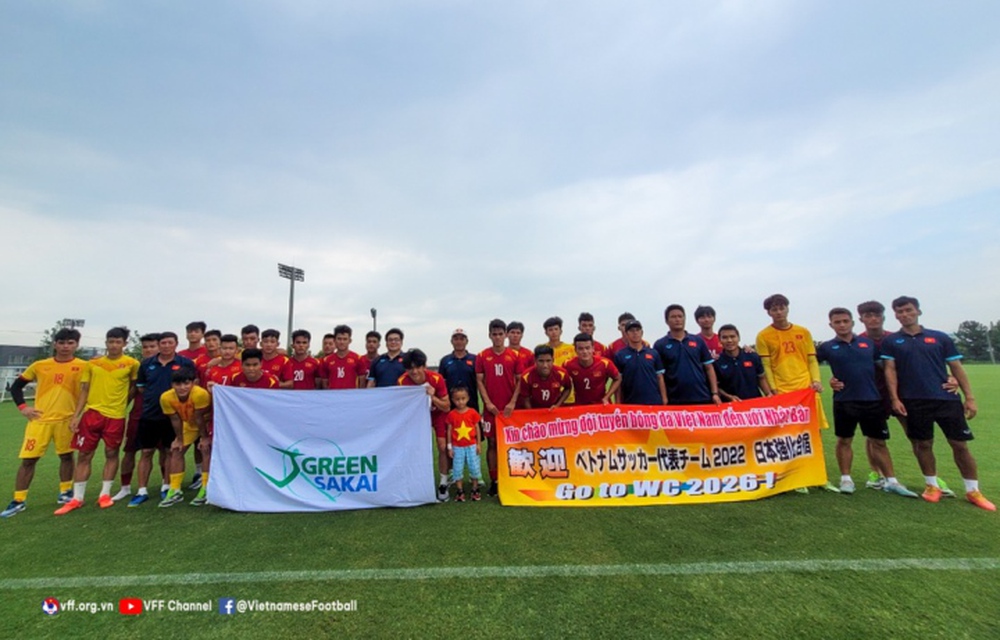U20 Việt Nam thua đội bóng đại học Nhật Bản - Ảnh 1.