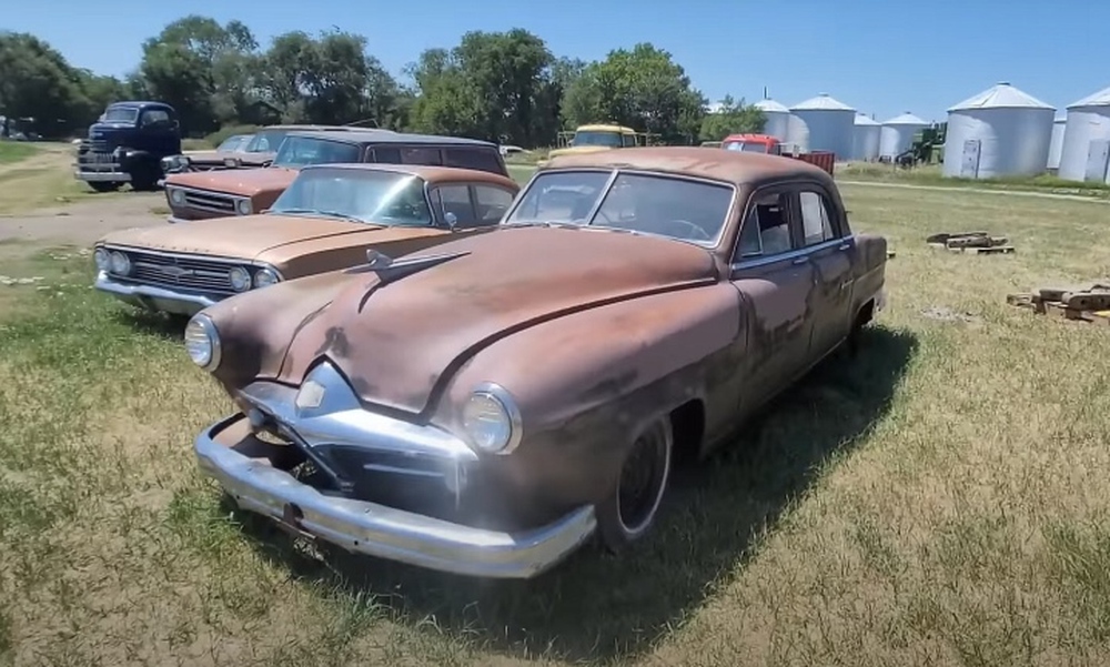 Phát hiện bộ sưu tập xe hơi cổ được cất giấu suốt 60 năm - Ảnh 4.