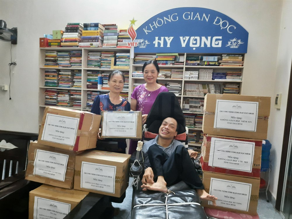 Mẹ già 70 tuổi dùng phương pháp đặc biệt giúp con trai khuyết tật trở thành người hùng - Ảnh 7.