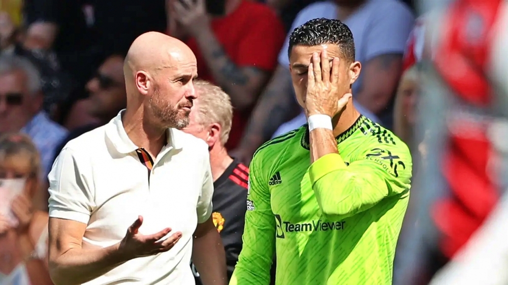 Các cầu thủ MU mong Ronaldo sớm ra đi - Ảnh 1.