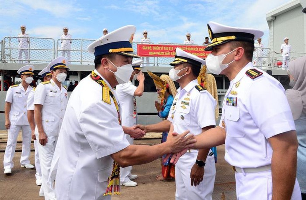 Hải quân Việt Nam và Indonesia lần đầu tiên luyện tập chung - Ảnh 2.