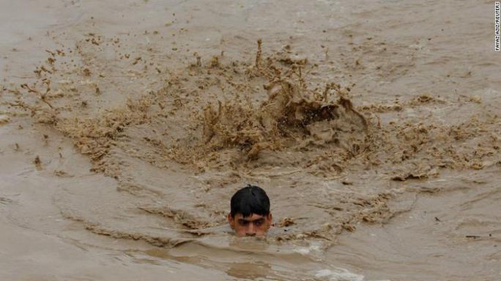 Đáng sợ như lũ lụt Pakistan: Từ đồng bằng thành hồ nội địa rộng 100 km - Ảnh 2.