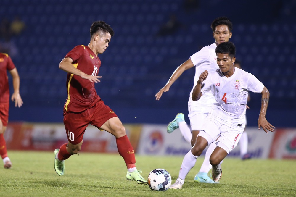 Thắng dễ U19 Myanmar, U19 Việt Nam tạo lợi thế trước U19 Thái Lan trong cuộc đua vô địch - Ảnh 4.