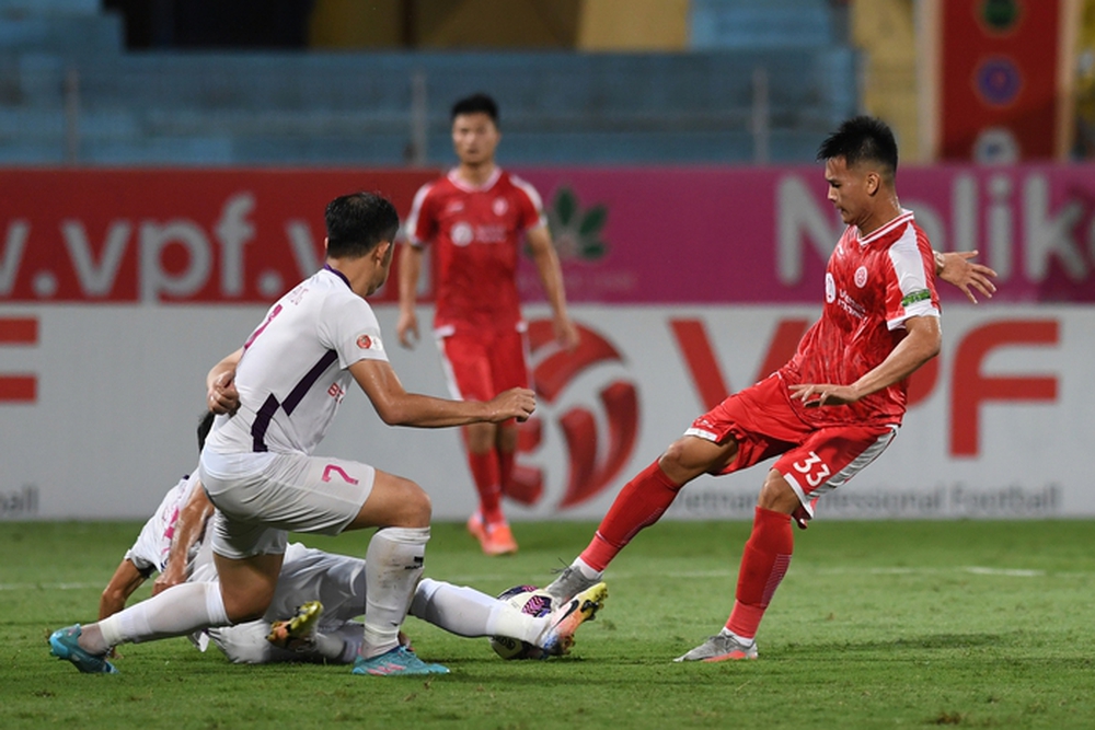 Hoàng Đức chán nản với ngoại binh Viettel FC, Đức Chiến nhạt nhòa ngày trở lại - Ảnh 8.