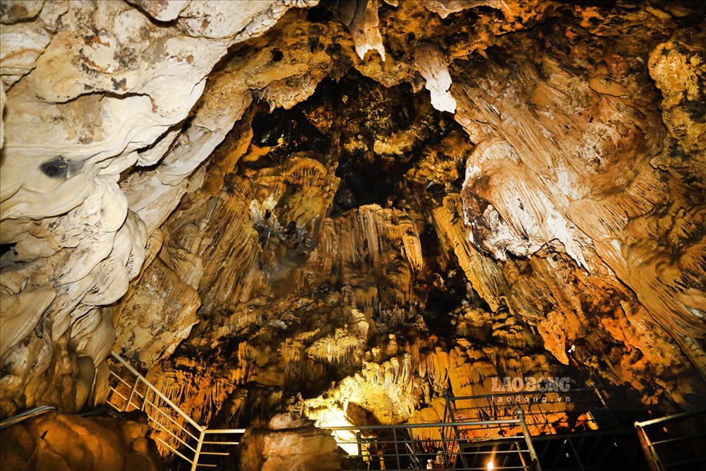 Khám phá vẻ đẹp hang động núi Đầu Rồng ở xứ Mường Hòa Bình - Ảnh 2.