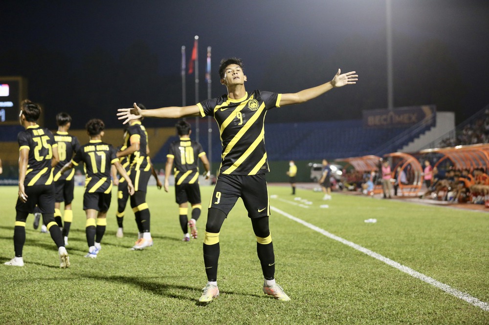 Thắng bùng nổ nhờ quả penalty phút cuối trận, U19 Việt Nam đoạt vé dự trận chung kết - Ảnh 2.