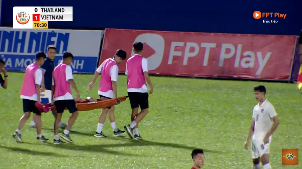 TRỰC TIẾP U19 Việt Nam 1-0 U19 Thái Lan: Chủ nhà dồn dập tấn công, dẫn trước từ rất sớm - Ảnh 1.