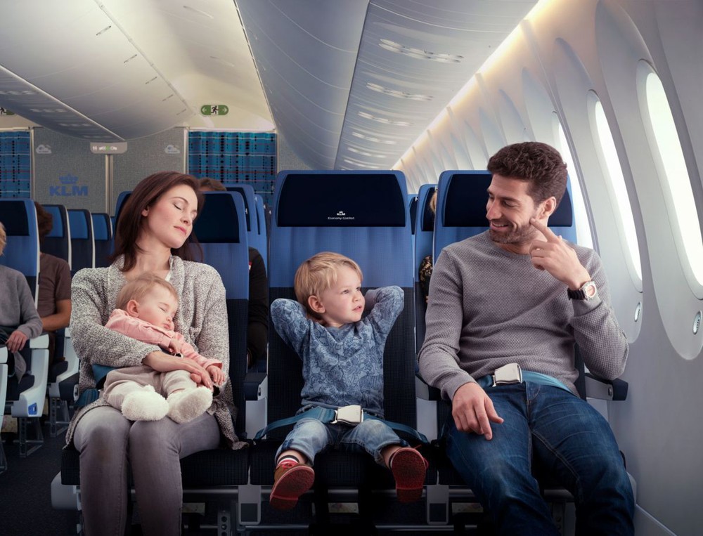 Bỏ túi bí kíp cho trẻ đi du lịch bằng máy bay ngoan, không khóc - Ảnh 3.