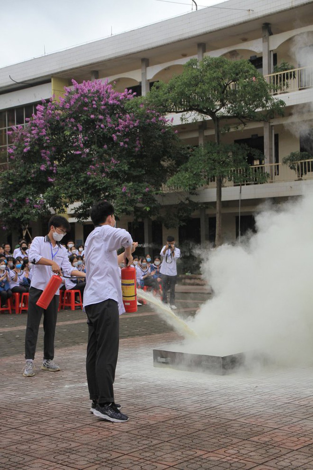 Có một ngôi trường hơn trăm tuổi nơi ‘đất học Thành Nam’: Chỉ nhìn bảng thành tích luôn đứng top đầu cả nước mà trầm trồ!