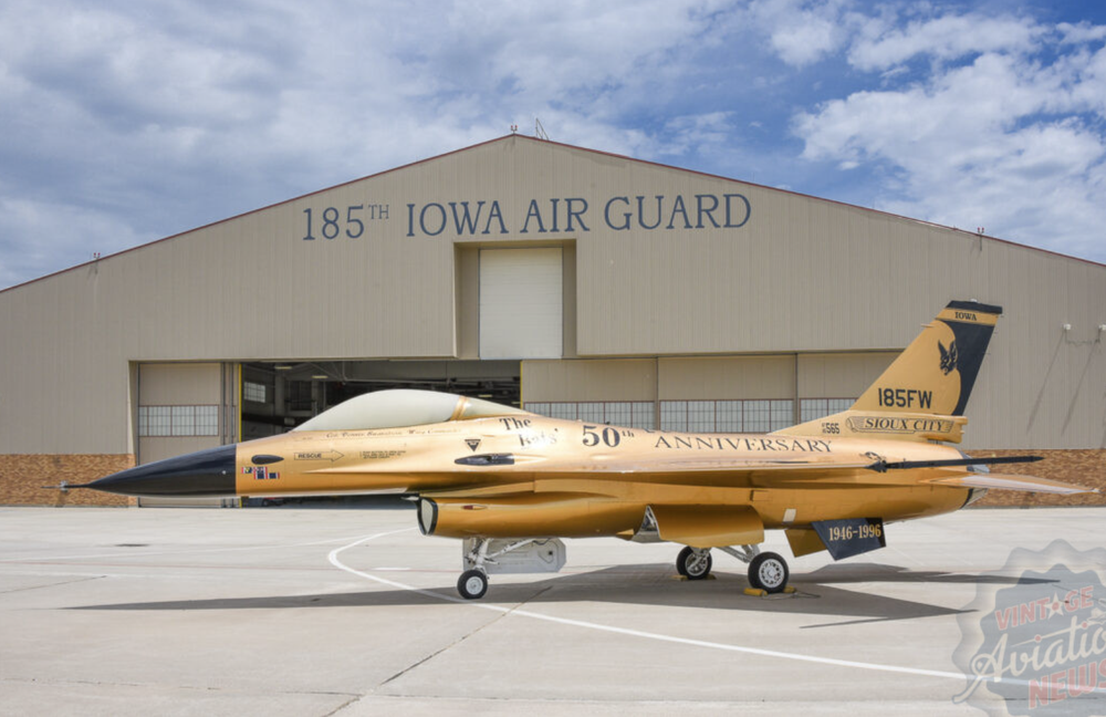 Câu chuyện về chiếc máy bay F-16 xuất hiện với màu sơn khác lạ ở Mỹ - Ảnh 7.