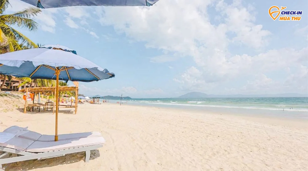 Top 10 bãi biển đẹp nhất Việt Nam: Số 9 không quá nổi tiếng nhưng là viên ngọc của Phú Yên - Ảnh 8.