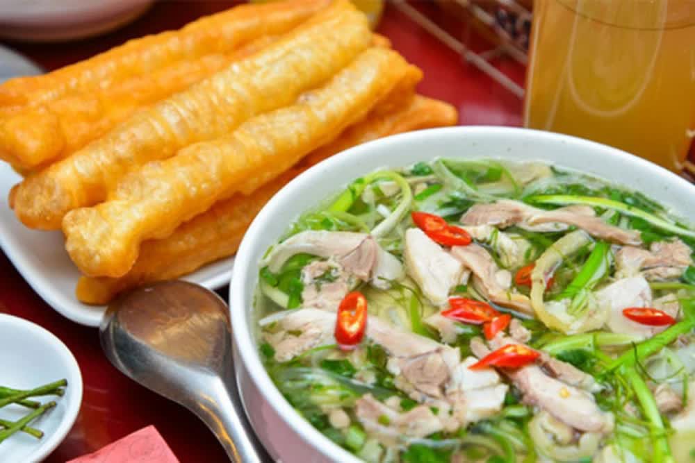 “Chuyến du hành kì lạ” của phở: Nắm giữ cái hồn của quá khứ và nét tinh hoa của hiện đại