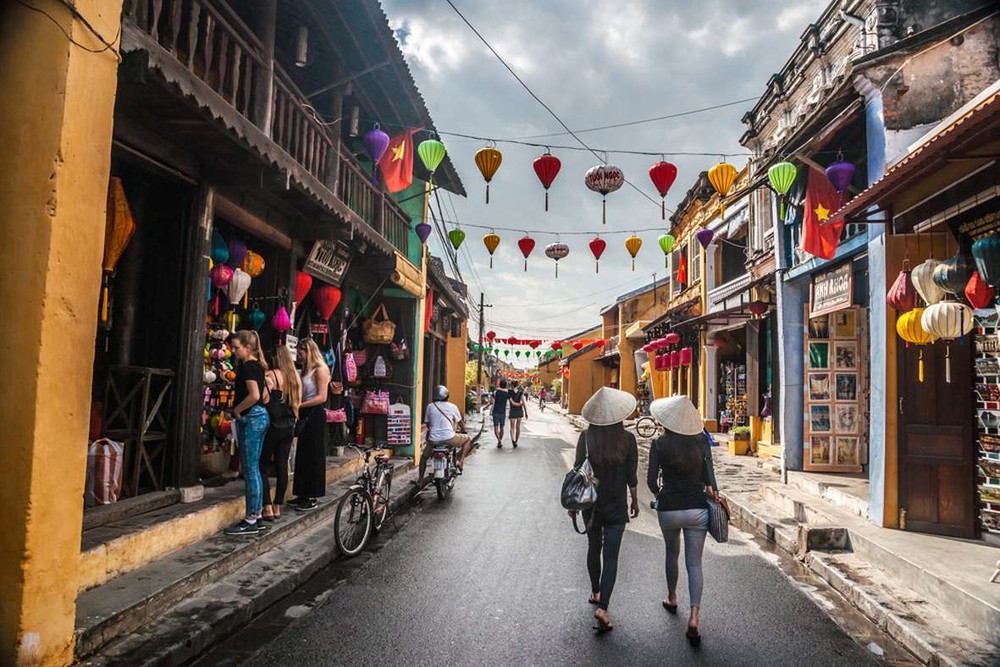 Nhà báo Canada: Đến Việt Nam, tôi mới hiểu được ẩm thực đường phố là như thế nào! - Ảnh 2.