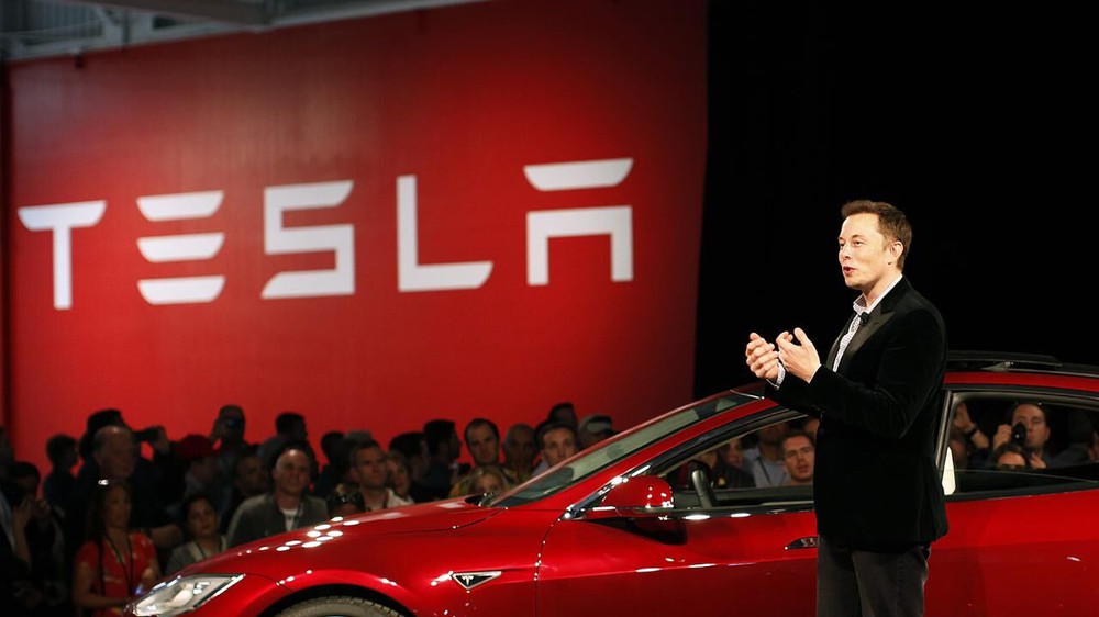 Elon Musk thúc giục tinh chế một thứ cho xe điện: Đó là giấy phép in tiền - Ảnh 3.