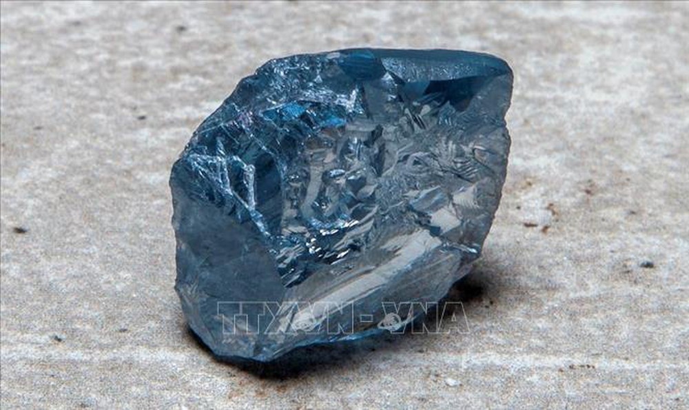 Phát hiện về kim cương siêu cứng có nguồn gốc bên ngoài Trái Đất - Ảnh 1.
