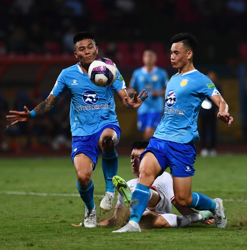 Hoàng Đức lỡ hẹn trận ĐT Việt Nam vs ĐT Singapore