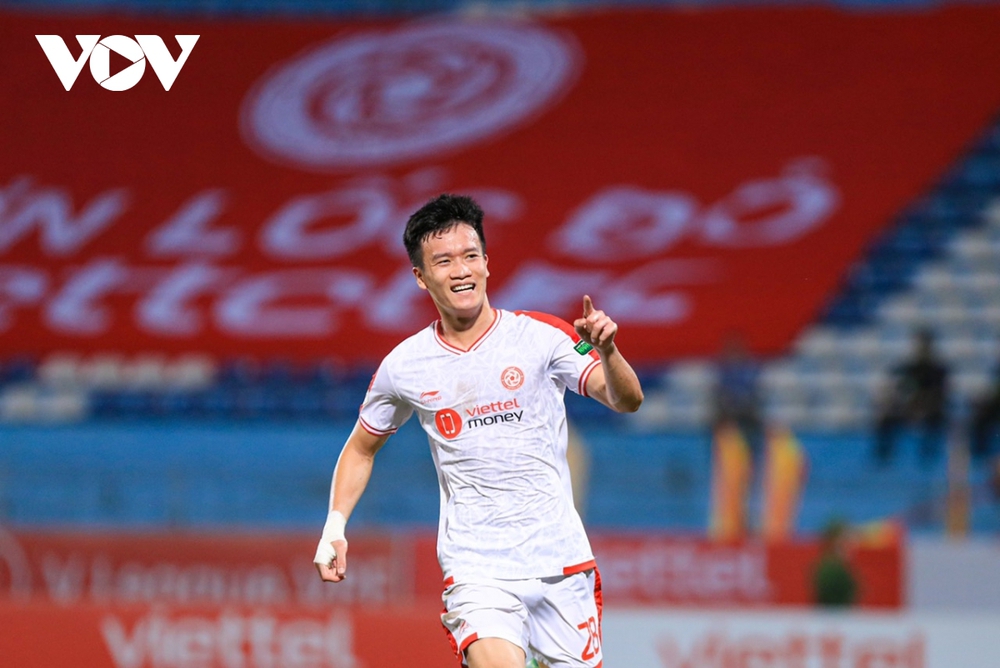 Đội hình tiêu biểu vòng 16 V-League 2022: Gọi tên Hoàng Đức & Văn Lâm - Ảnh 1.