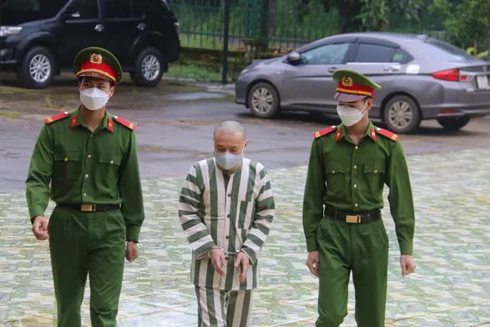 Tử tù Đặng Văn Hiến xúc động nghe quyết định giảm án của Chủ tịch nước - Ảnh 1.