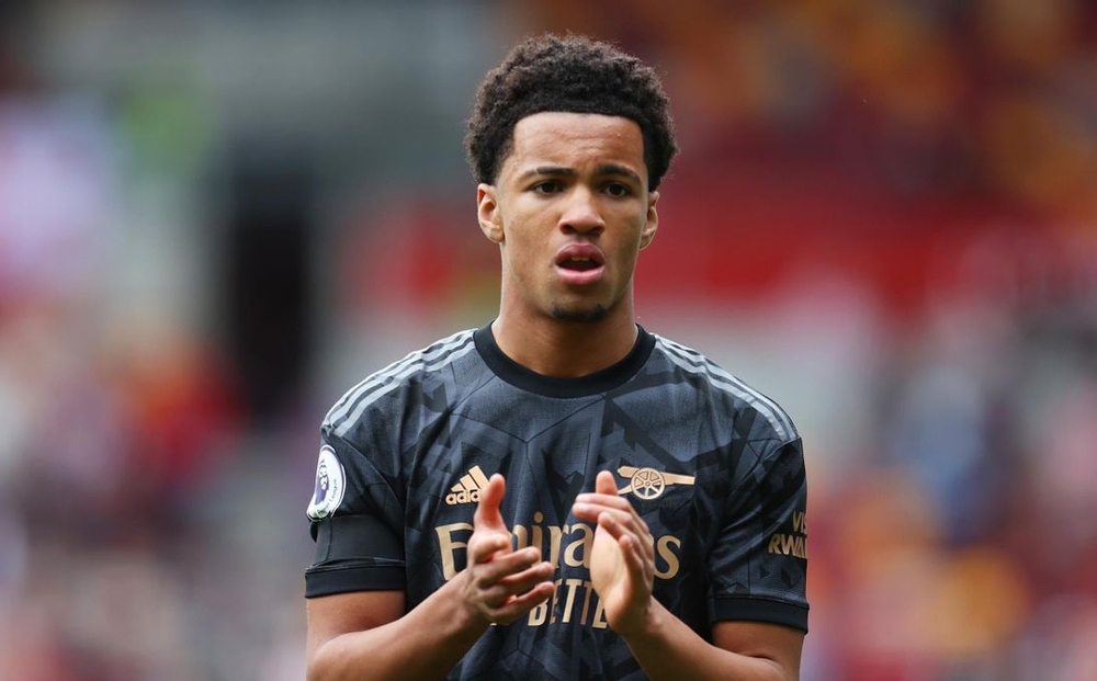 Cầu thủ 15 tuổi của Arsenal đi vào lịch sử Ngoại hạng Anh