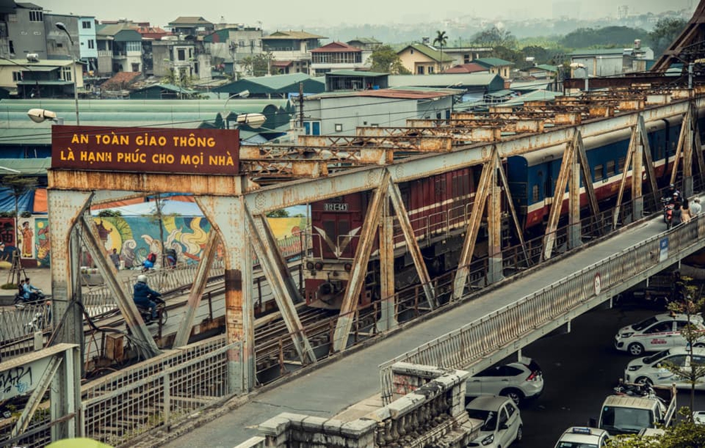 Chẳng cần đến sát đường ray, có những nơi khác ở Hà Nội có thể ngắm tàu hỏa chạy an toàn hơn - Ảnh 10.