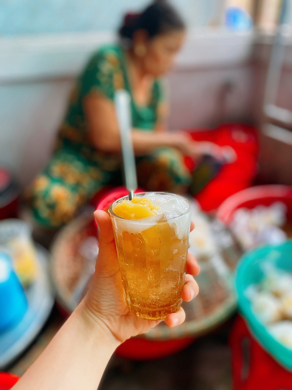 Gánh thạch xoa nằm trong hẻm ở Huế: Sau 3 thập kỷ chỉ tăng giá từ 500 đồng đến 5.000 đồng