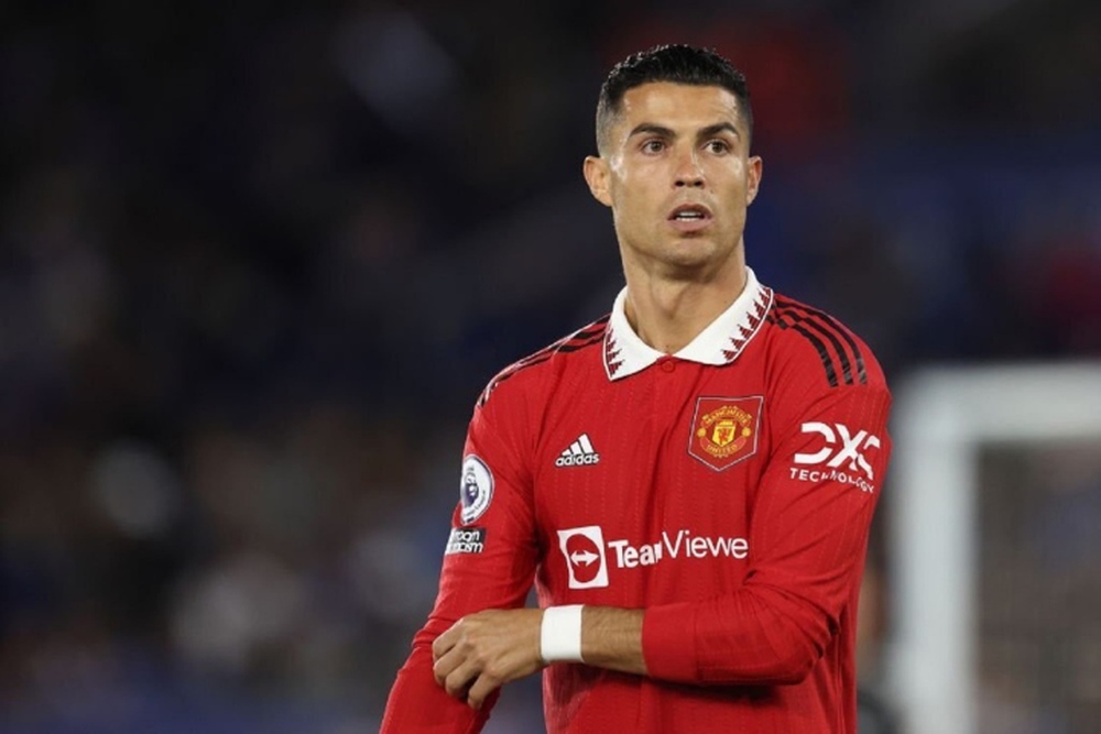 Không đội nào chiêu mộ, Ronaldo ở lại Man Utd - Ảnh 1.