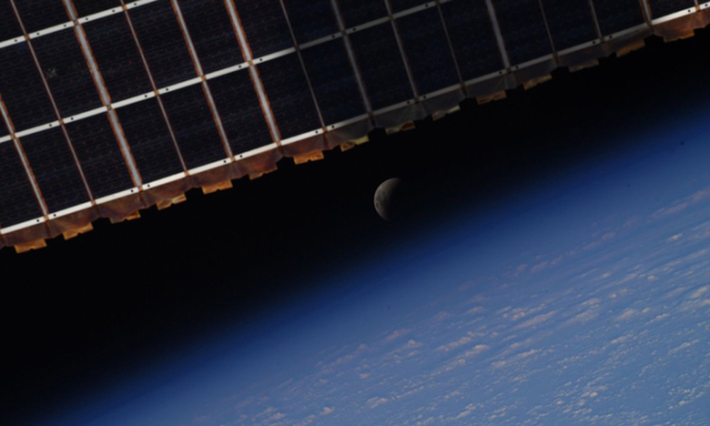 Cách xa 400 km, phi hành gia trên trạm ISS gửi về 1 ảnh lạ: Vì sao nhiều người sửng sốt? - Ảnh 3.