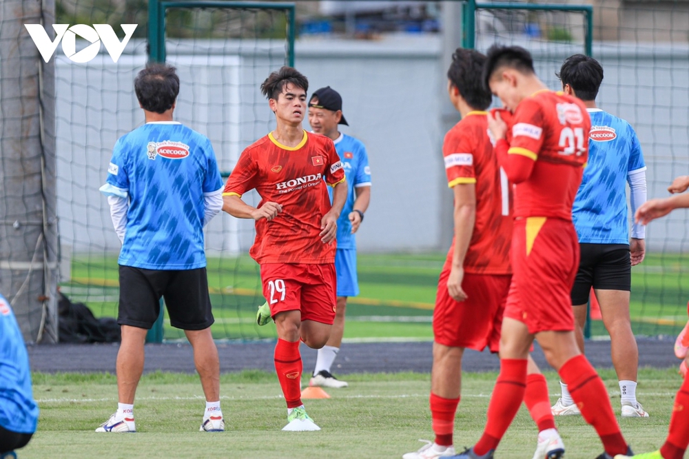 HLV Park Hang Seo “gây sốt cộng đồng mạng” trước trận đấu với ĐT Singapore - Ảnh 6.