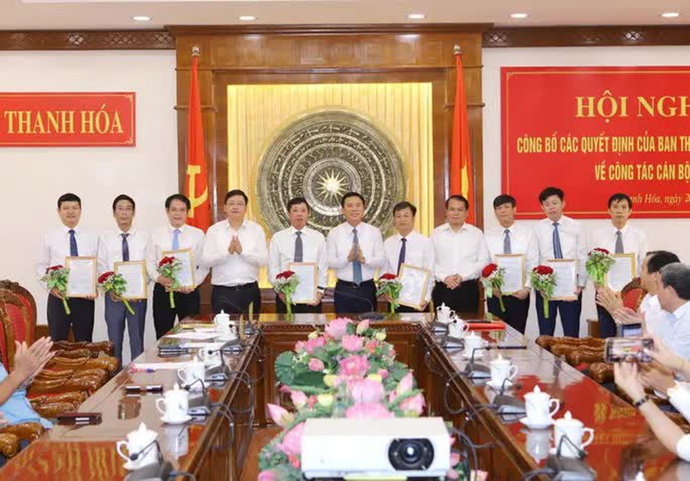 3 nhân sự được giới thiệu bầu chủ tịch các huyện ở Thanh Hóa - Ảnh 1.