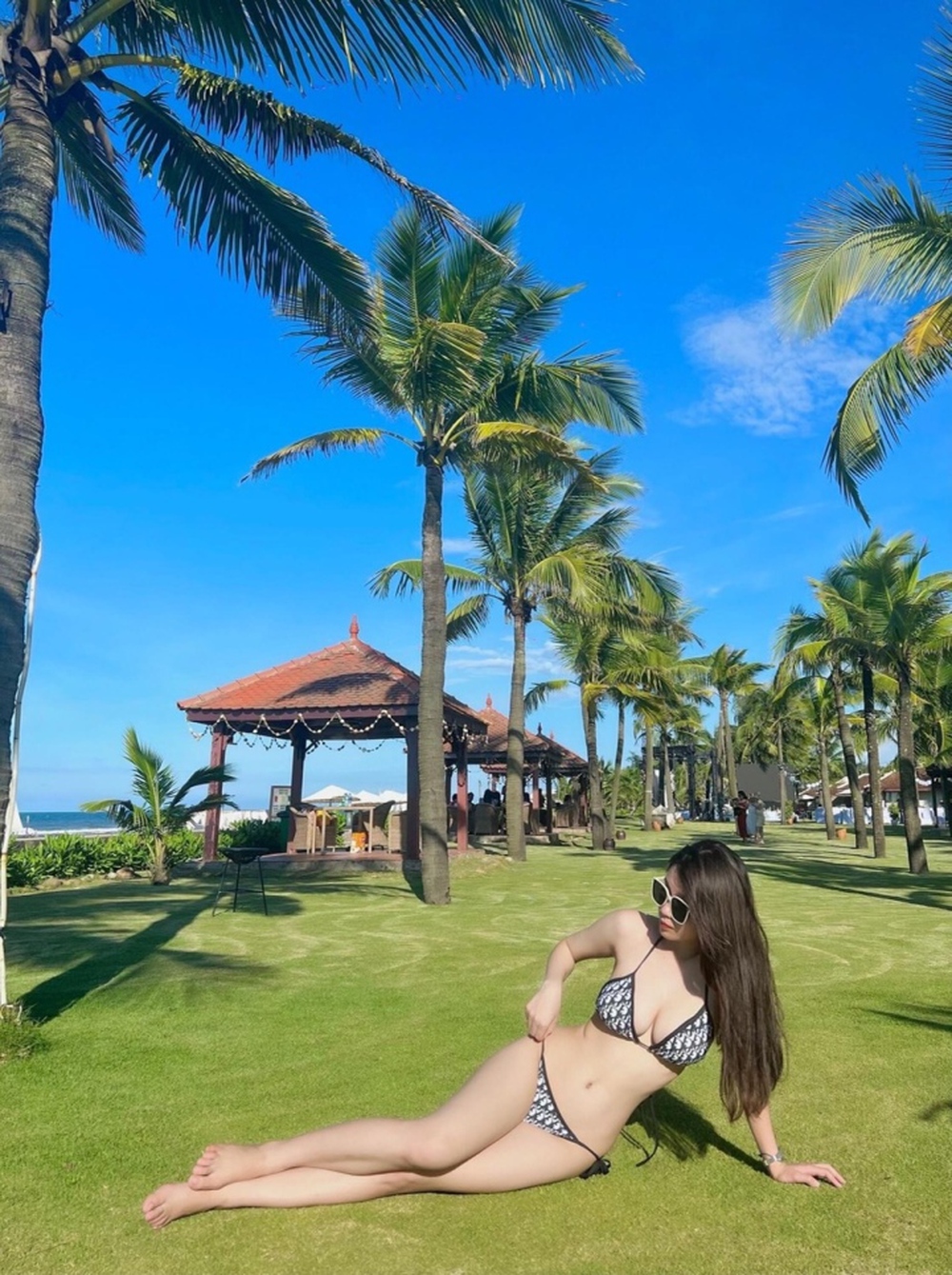 Nữ tuyển thủ Việt Nam tung ảnh bikini quyến rũ gây sốt mạng xã hội - Ảnh 3.