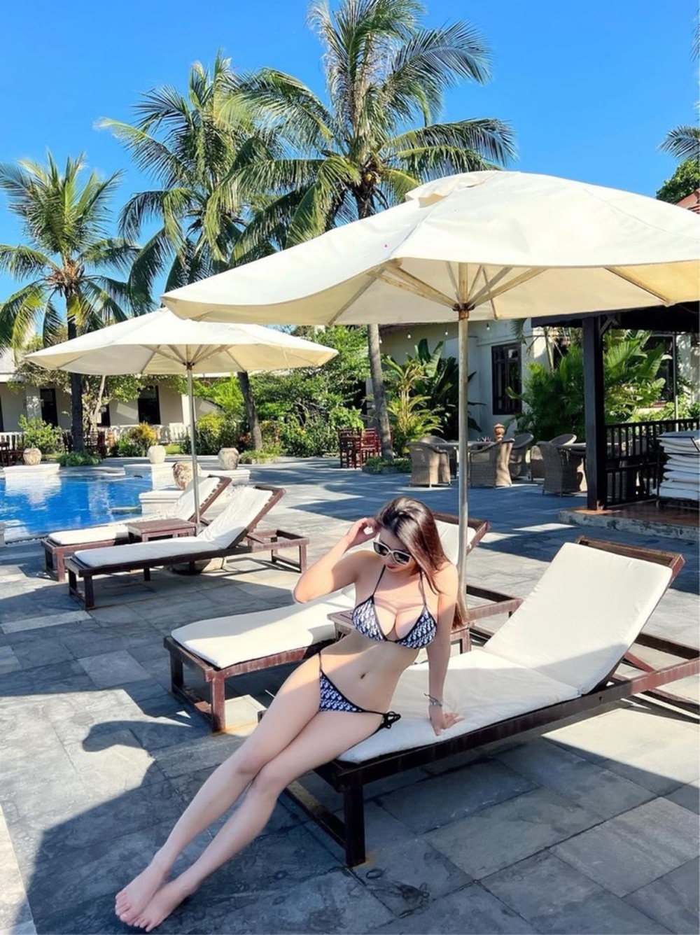 Nữ tuyển thủ Việt Nam tung ảnh bikini quyến rũ gây sốt mạng xã hội - Ảnh 1.