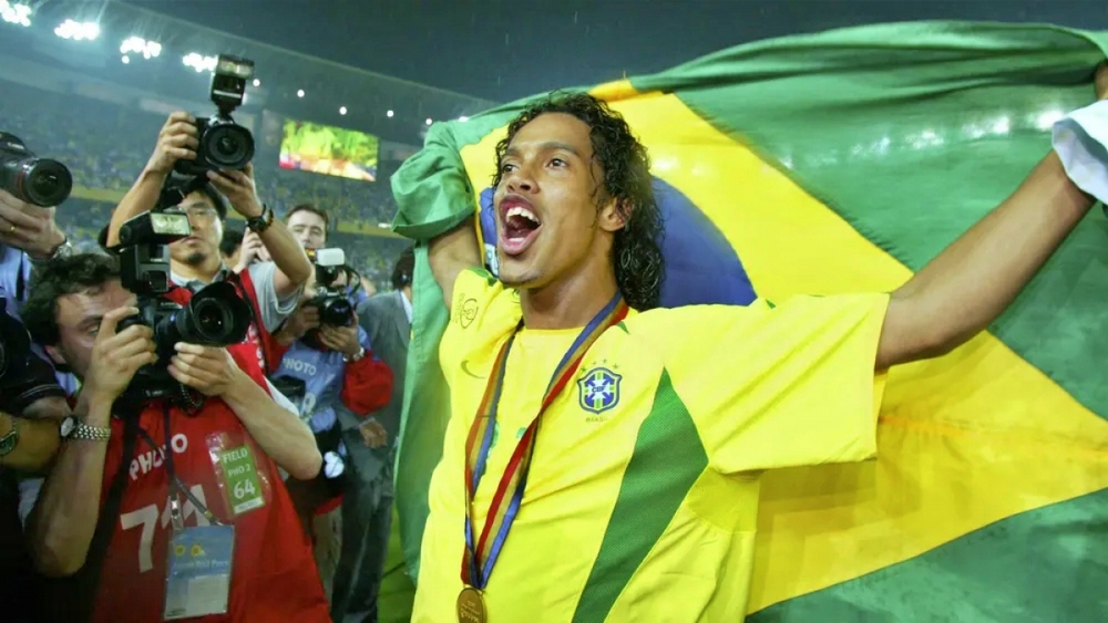 Top 10 chân sút vĩ đại nhất ĐT Brazil: Neymar sắp soán ngôi của Pele - Ảnh 10.