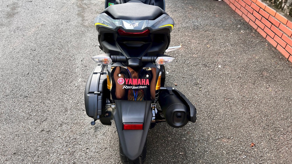 Ngắm Yamaha NVX 155 VVA 2022 thêm màu mới bắt mắt, ngập công nghệ, đầy bình xăng đi 200km - Ảnh 7.