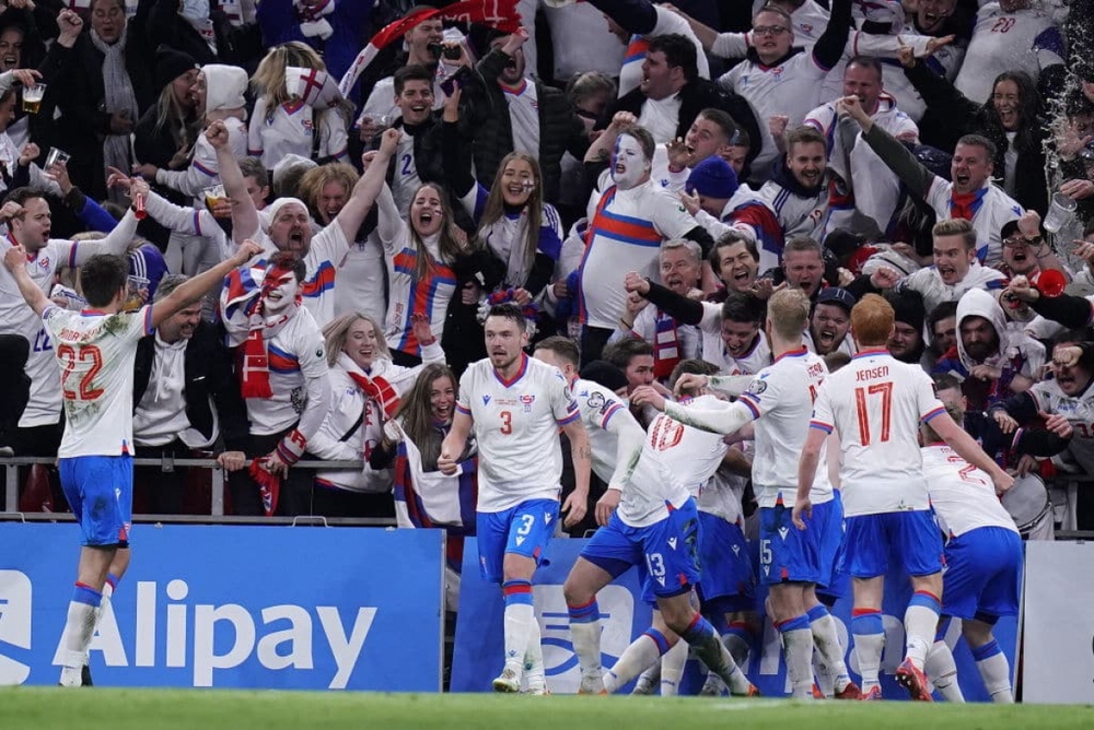 Đội bóng tí hon giành chiến thắng gây sốc tại Nations League - Ảnh 1.