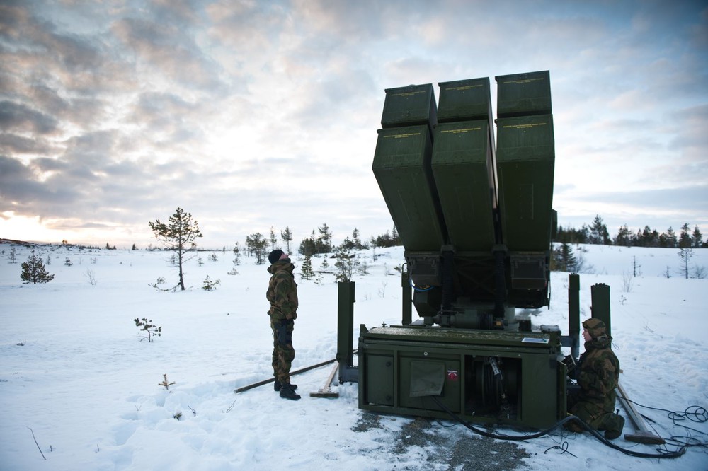 Sức mạnh tên lửa đất đối không NASAMS mà Mỹ vừa cấp cho Ukraine - Ảnh 3.