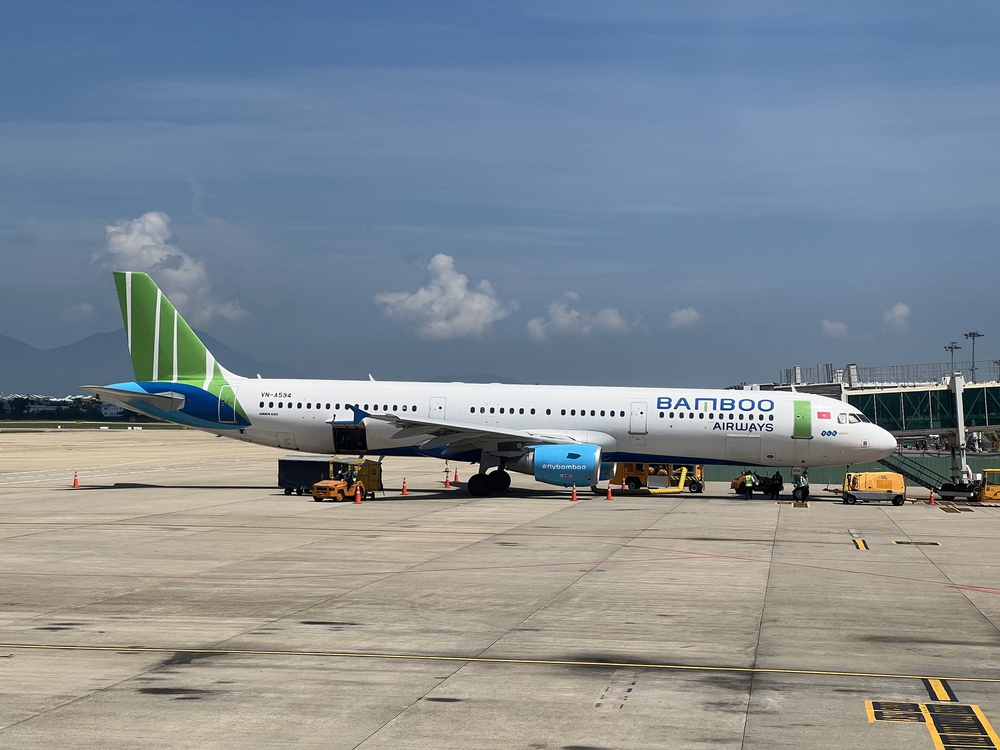 Hàng không Việt Nam giảm 55% giá vé hạng thương gia - Ảnh 2.
