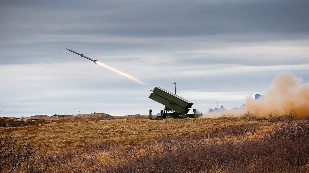 Sức mạnh tên lửa đất đối không NASAMS mà Mỹ vừa cấp cho Ukraine - Ảnh 2.