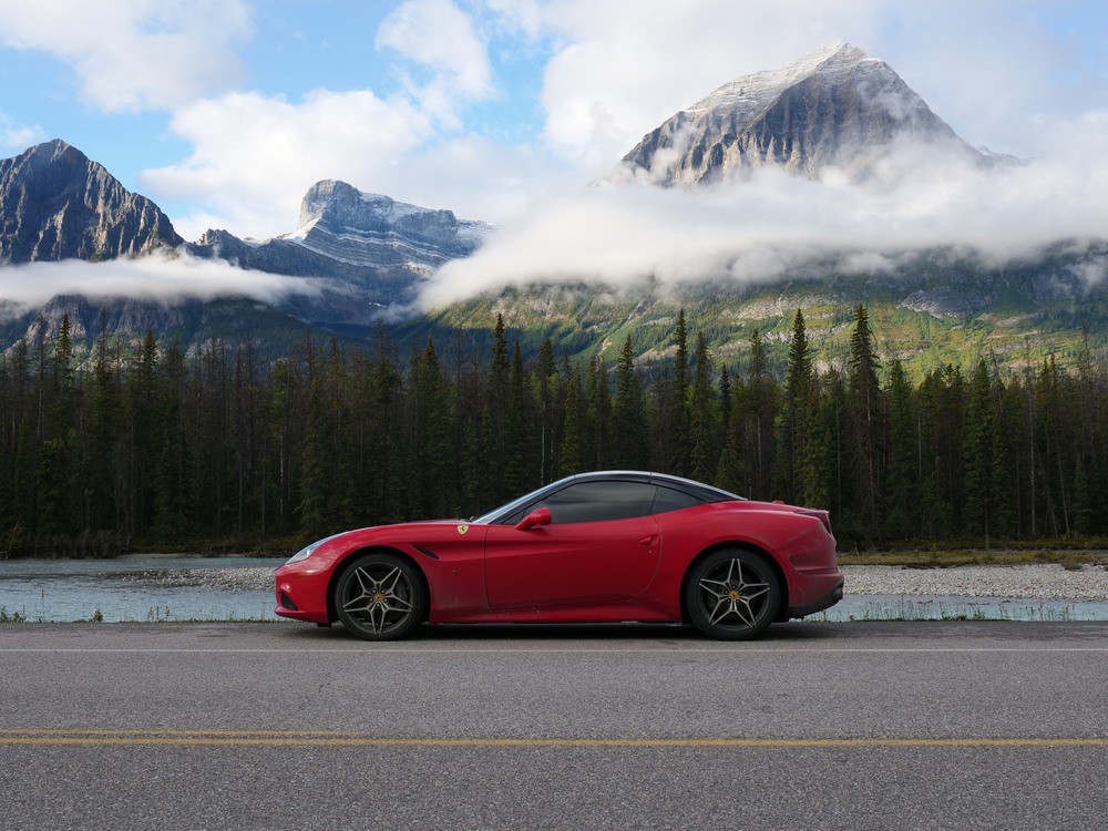 Phượt xuyên 3 quốc gia bằng siêu xe Ferrari: Đi gần 21.000km trong 2 tháng - Ảnh 13.