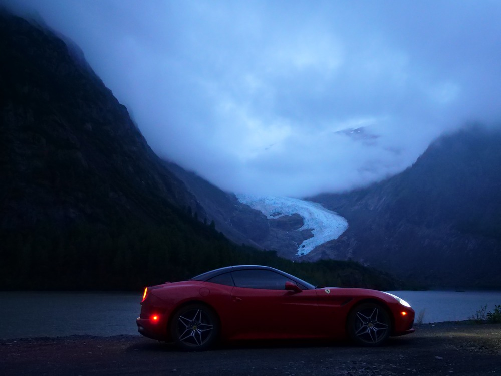 Phượt xuyên 3 quốc gia bằng siêu xe Ferrari: Đi gần 21.000km trong 2 tháng - Ảnh 11.