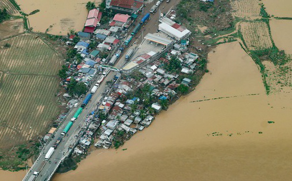 Philippines tan hoang sau khi siêu bão Noru tàn phá