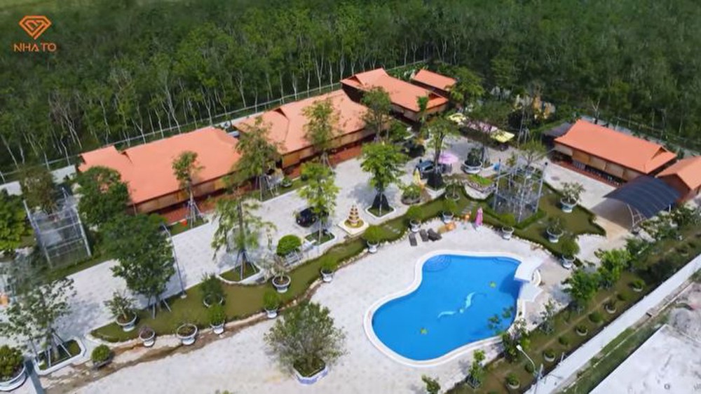 Biệt phủ 15ha đầy đồ gỗ hiếm của “đại gia chân đất” Bình Dương, lương người chăm vườn 2 tỷ/tháng