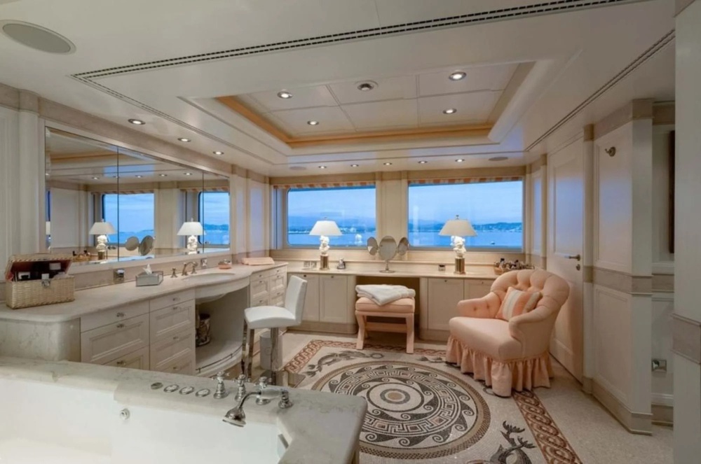 Những con tàu xa hoa bậc nhất triển lãm du thuyền Monaco, nơi quy tụ tài sản của nhà giàu thế giới - Ảnh 7.