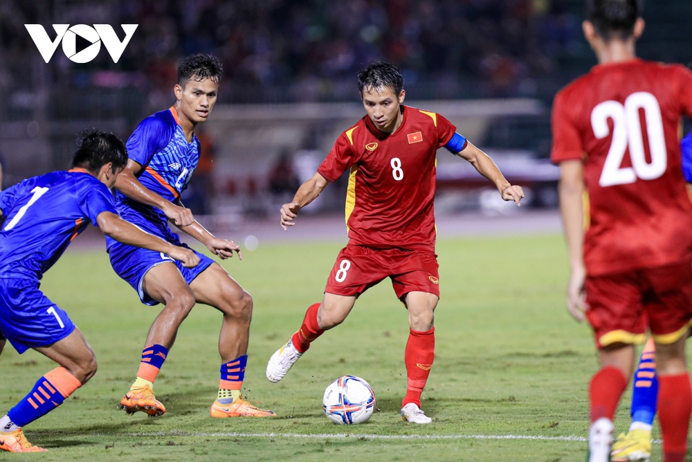 Trực tiếp ĐT Việt Nam 2-0 ĐT Ấn Độ: Văn Toàn tỏa sáng - Ảnh 1.