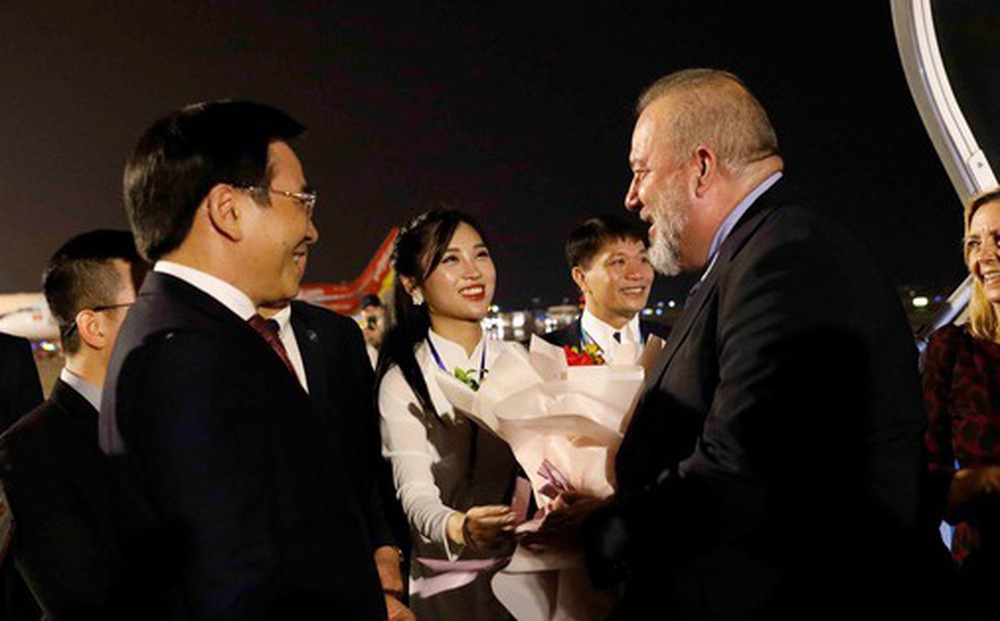 Thủ tướng Cuba Manuel Marrero Cruz đến Hà Nội, bắt đầu chuyến thăm Việt Nam