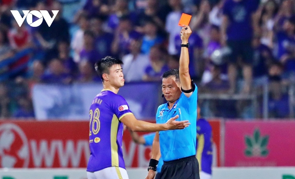 Hà Nội FC thiệt quân ở trận đấu với Bình Dương - Ảnh 1.