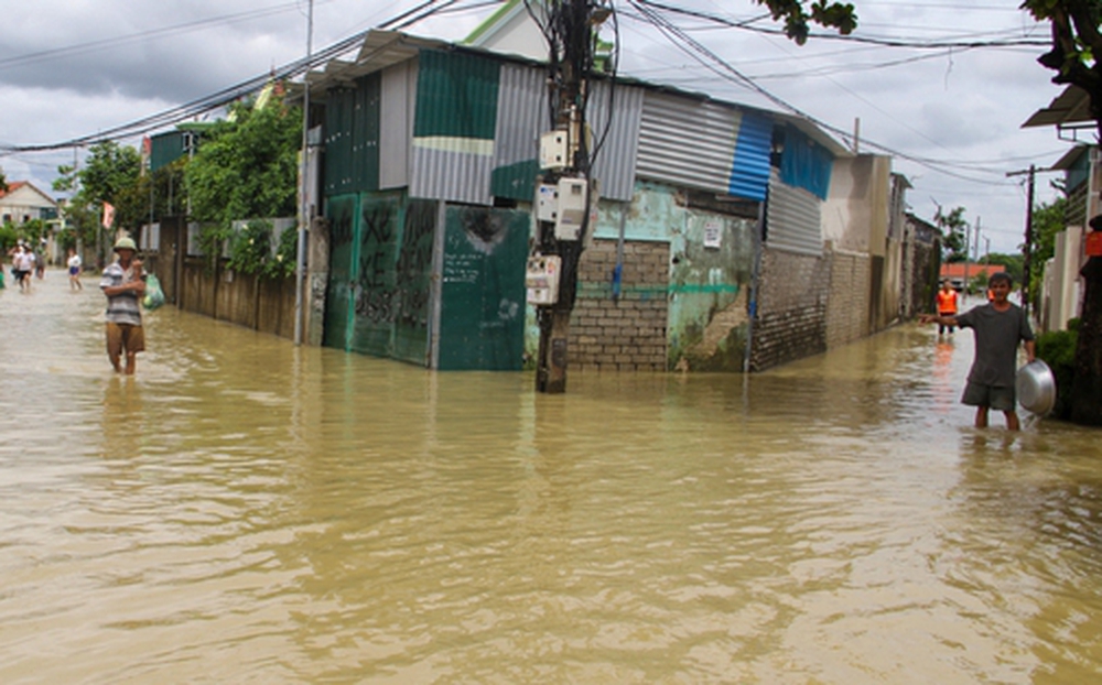Chuyên gia khuyến cáo: Người dân cần cẩn trọng nhiều dịch bệnh sau bão lũ