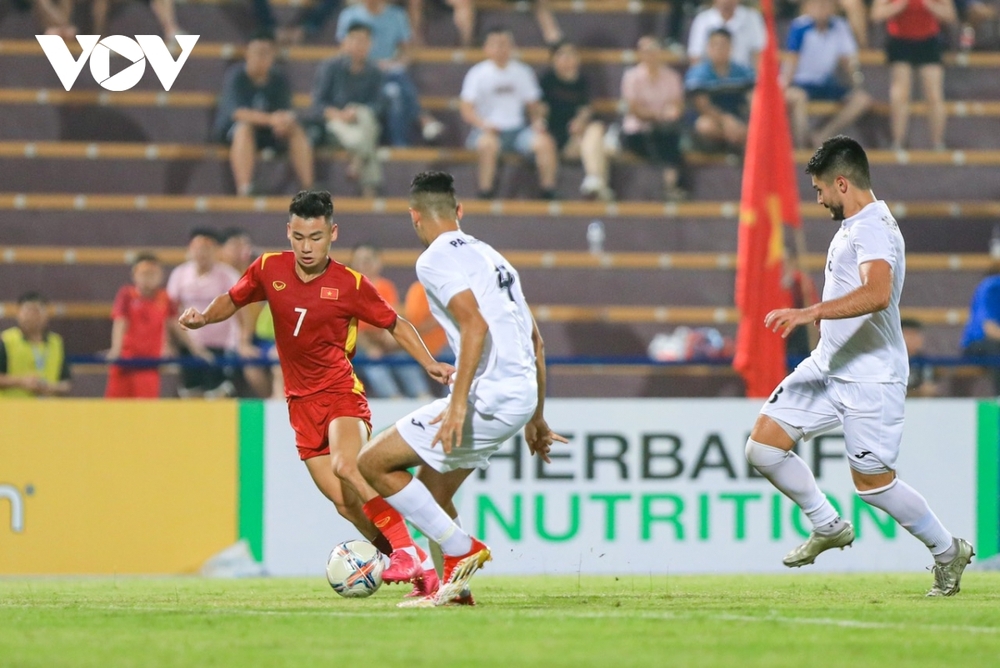 Trực tiếp U20 Việt Nam 0-0 U20 Palestine: Quốc Việt bỏ lỡ cơ hội - Ảnh 1.