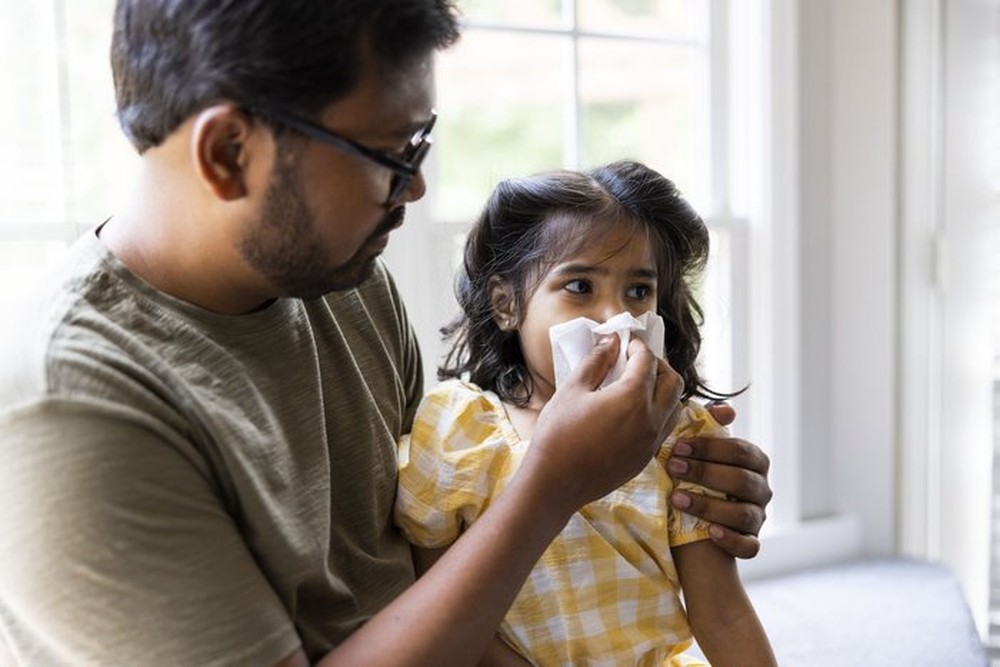 Mỹ cảnh báo gia tăng căn bệnh hô hấp có thể gây liệt ở trẻ em - Ảnh 2.
